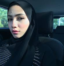 Dia paling kecil tapi dia lah yang paling susah. Biodata Aishah Azman Pelakon Baru Drama Cinta Hati Batu Slot Dahlia Tv3