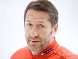 Franco fodas vertragsverlängung und die realpolitische realität dahinter, die causa lask in der bundesliga und ein kleiner ausblick darauf, was der verzögerte saisonschluss für 2020/21 und eventuell sogar in richtung wm 2022 bedeuten kann. Debut Von Foda Im Schatten Der Gedenken An Ernst Happel Fussball