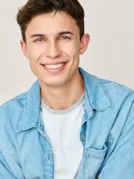 Thrilled to welcome our newest client, @axelellis4! We're such huge fans of  his work in the Amazon series, THE RUNAROUNDS. Also make sure to check out  his band's newest album, “So Much