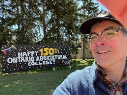 Erin Angus's Instagram, Twitter & Facebook