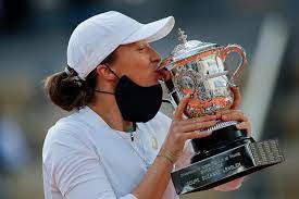 Polka przegrała w ćwierćfinale roland garros 4:6, 4:6 z fantastycznie dysponowaną greczynką marią sakkari. Iga Swiatek Wskazala Kolejny Cel Po Wygraniu Roland Garros Chce Zwyciestwa Na Innym Wielkim Szlemie Tenis Sport Pl