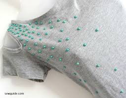 Keep reading to get lots of great ways to decorate and redesign new or old tees. Simple T Shirt Decorating 15 Easy Ideas To Make Your Own Custom T Shirt Sew Guide
