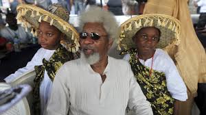 How many wives did wole soyinka have in his life? Wole Soyinka Says He Threw Away His Green Card And Will Not Be Part Of Trump S America Quartz Africa