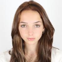 Kira Newton's Instagram, Twitter & Facebook