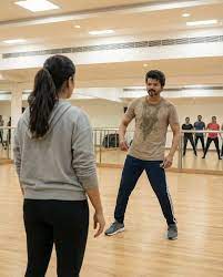 AI Galatta: 'ஜனநாயகன்' Dance Rehearsal புகைப்படங்கள் என AI-ல் ரசிகர்கள் உருவாக்கிய படங்கள் இணையத்தில் வைரல்!