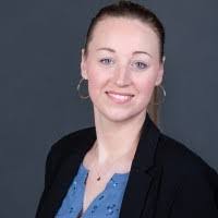 Lisa Pettit's Instagram, Twitter & Facebook