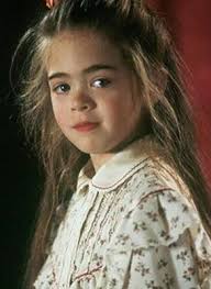 So Maggie From Hook Grew Up To Be Gorgeous Robin Williams Movies Hook Movie Peter Pan Movie