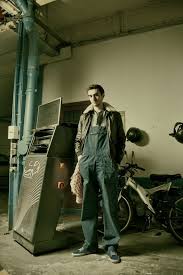 Luca Porte Une Combinaison De Travail Creative Fashion Fashion Magazine Agnes B