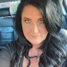 Good morning all...I know this has been asked before, my apologies for  repeating..but I can't find the previous post. Who would you recommend  (from your own experience) to replace a zip in