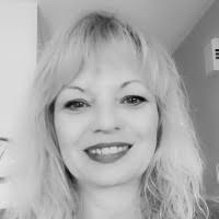 Angie Broyles's Instagram, Twitter & Facebook