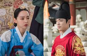 Queen ครองเรตติ้งไต่อันดับพีกขึ้นเรื่อยๆ และก่อนที่ซีรีส์จะฉายอีพีสุดท้ายในวันอาทิตย์นี้ (14 กุมภาพันธ์) คิมจองฮยอน นักแสดงนำผู้รับบท. Mr Queen à¹€à¸œà¸¢à¸ à¸²à¸žà¸‚à¸­à¸‡à¸Š à¸™à¸®à¹€à¸¢à¸‹à¸­à¸™ Shin Hye Sun à¹à¸¥à¸°à¸„ à¸¡à¸ˆà¸­à¸‡à¸®à¸¢à¸­à¸™ Kim Jung Hyun à¹ƒà¸™à¸à¸²à¸™à¸°à¸„ à¸£ à¸à¸£à¸²à¸Šà¸§à¸‡à¸„ à¸‚ à¸²à¸§à¸š à¸™à¹€à¸— à¸‡à¹€à¸à¸²à¸«à¸¥ Seoul2me Com