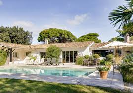 Airbnb Ile De Re 25 Maisons Villas Et Appartements De Reve A Louer Sur L Ile De Re Appartement De Reve Maison De Luxe Maison Ile De Re