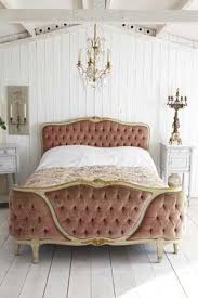 In Interior Design There Are Three Ways To Achieve Balance Symmetrical Formal Balance Asymmetrical Informal Ba Mit Bildern Dekor Schlafzimmer Inspiration Bett Ideen