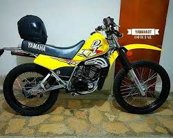 Das sprechtheater mit drei spielstätten gibt eine übersicht über den spielplan und präsentiert die inszenierungen und die mitglieder des ensembles. Yamaha Dt 175 Amarilla Motos Dt Motos Geniales Stunt Motos
