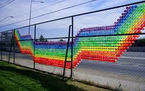 Rainbow Cup Fence Art Zaun Kunst Schulhof Basteln Organisation