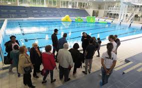 It is located in the western suburbs of paris, 19.1 km (11.9 mi) from the centre of paris. Saint Germain En Laye La Piscine Remise A Flot Le Parisien