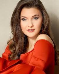 Autumn Wolfe's Instagram, Twitter & Facebook