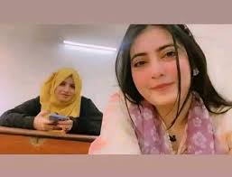 Bushra Batool Official