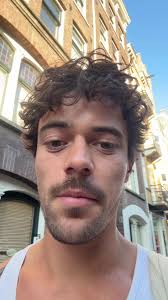 Oliver Mills (@olivermillsn)'s videos with Summer song