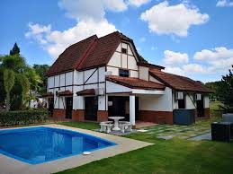 A'famosa resort, alor gajah, melaka bungalow with private pool 4 bedrooms:8 beds 2 baths,for 12 pax for self service homestay concept ,towel,soap tooth brush/paste not provided (no hotel type of sevices) bbq/birthday parties,company /family gatherings rental: Luxury Resort Villa 1069 Malacca Updated 2021 Prices
