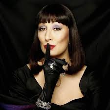 Anjelica Huston celebrates her 69th birthday today. Happy Birthday!!! 🎂🎉