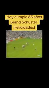 Hoy cumple 65 años Bernd Schuster. Fabuloso centrocampista alemán que jugó  en el Atlético de Madrid entre 1990-93 (112 partidos y 18 goles). Ganó 2  Copas del Rey. Recordamos estos dos golazos ...