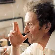 На всё происходящее гляжу И думаю: огнём оно гори. Но слишком из себя не  выхожу, Поскольку царство Божие внутри. Игорь Губерман