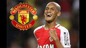 Fábio henrique tavares, known as fabinho, is a brazilian professional footballer who plays as a midfielder for premier league club liverpool. Fabinho S Wife Rebeca Tavares Drops A Man United Move Hint Youtube