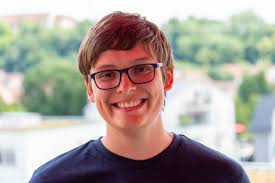 Geschafft! Unser 1. eigenes Sommerferienprogramm : Wir gratulieren 28  Seepferdchen und 9 schwimmsicheren BronzeschwimmerInnen. Mehr als 90 Kinder  hatten Spaß und haben viel gelernt! Danke an alle, die mitgeholfen haben,  an das