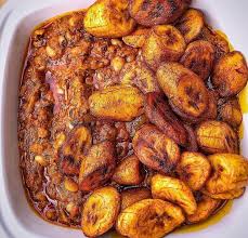 There are 562 calories in 1 medium fried plantain. Beans Fried Plantain Chefcino