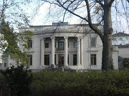 Direkt nach der bushaltestelle rechts in die einfahrt abbiegen. Villa Sohnlein Das Kleine Weisse Haus Mapio Net