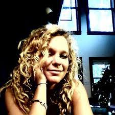 Holly Sayre's Instagram, Twitter & Facebook