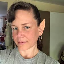 Finally! I made myself some Vulcan ear tips! 🖖💫 I used to own a pair that  I wore in my late teens/ early 20s to different occasions like my  graduation and when