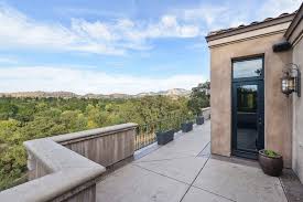 Stephen curry, who was named the nba's first unanimous most valuable player 2016, sold his san francisco house last week for a mere $3 million. Steph Curry S California Residence Is Up For Grabs Home Stratosphere