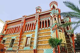 The interest of the casa calvet centres on the imaginative resolution of the rear façade, the decoration of. Casa Vicens Primera Casa Gaudi Barcelona Visita Modernismo