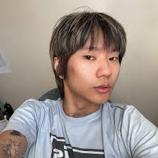 emergency is finally out now everywhere!!!!! love u guys so much next one  is just around the corner and then ALBUM!!! o(TヘTo) link in bio !!!<33  #indieartist #indiemusic