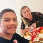 Andréia Antunes (deinha_antunes)