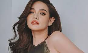 Bea Alonzo's glam post sparks buzz after Dominic Roque and Sue Ramirez's  viral 'kiss' in Siargao