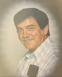 Julie Flickinger's Instagram, Twitter & Facebook