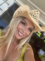 AB (@amberbarbe) · New Orleans, USA