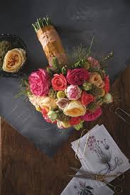 Roundly Pretty Starflower Designer Jill Mason Gathered A Flurry Of Colorful Garden Roses To Compose This Traditionally Femini Colorful Garden Bouquet Flowers
