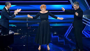 La canzone fa parte dell 'album unica , della vanoni. Taqybaolwoi 5m