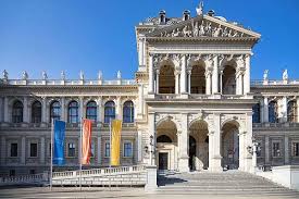 Universitat Wien Bietet Studienabschluss Stipendien Fur Berufstatige Studierende Regionews At Universitat Wien Studieren