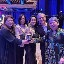 ❤️💚💙 @bernardokath bringing the “Joy” to the red carpet for  #HelloLoveAgain at the @asianworldff Congrats