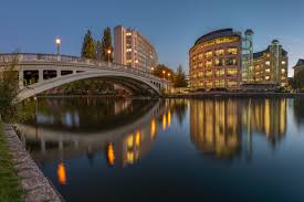The company actively encourages foreign investment by it's easy to start a business, and also easy to buy a property. Reading Ranked As The Best Place To Start And Grow A Business In The Uk Smart Cities World