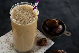 عصير التمر والحليب