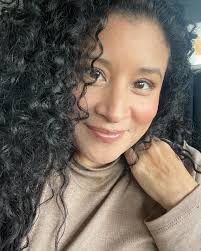 Betsy Fontanez's Instagram, Twitter & Facebook