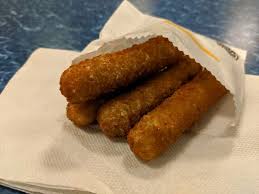 The calories in sonic's mozzarella sticks range between 370 and 750 calories per serving. Review Burger King Mozzarella Sticks Brand Eating