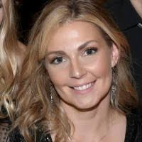 Sarah Summitt's Instagram, Twitter & Facebook