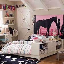Wie schwierig wird es denn sein. 1001 Ideen Wie Sie Ein Teenager Zimmer Einrichten Jugendzimmer Madchen Modern Rosa Tapete Mi Teenager Zimmer Zimmer Einrichten Zimmer Einrichten Jugendzimmer